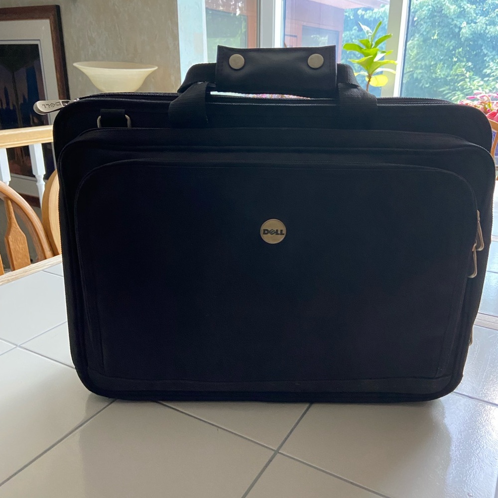 Black Dell laptop case